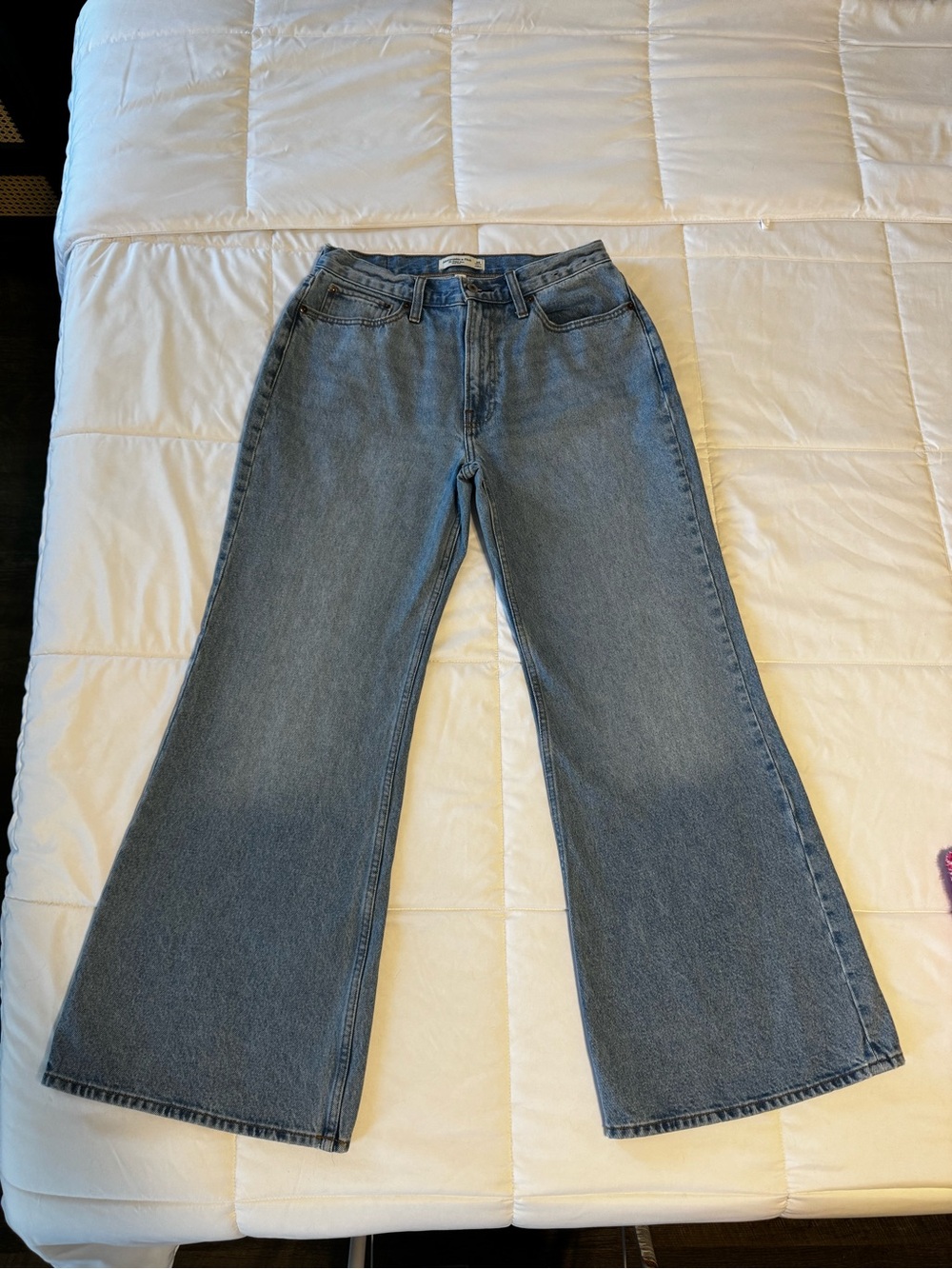 Abercrombie The Baggy Boot Jeans Size 28/6R